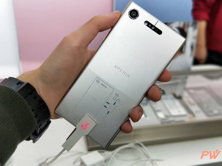 SONY-XZ1 1