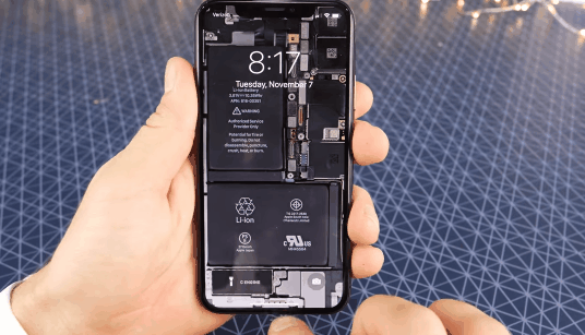 国外大神手工打造iPhone X透明版：亮屏太惊艳了